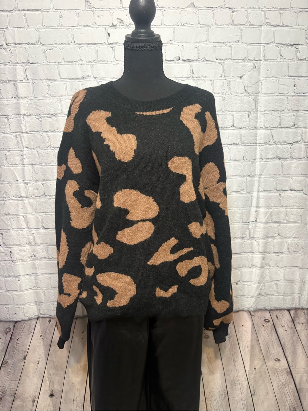 SHEIN Black & Camel Leopard-Print Crewneck Sweater